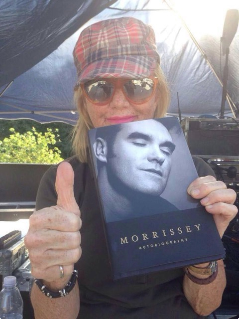 rita_pavone_holds_on_to_morrissey