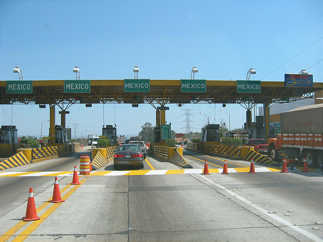 Mexico-2005--0674-0216-Tollbooth.jpg